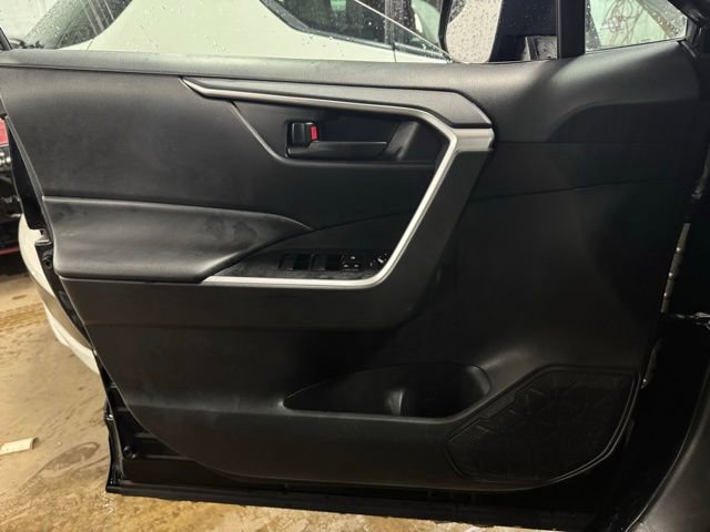Used 2024 Toyota RAV4 LE image 10