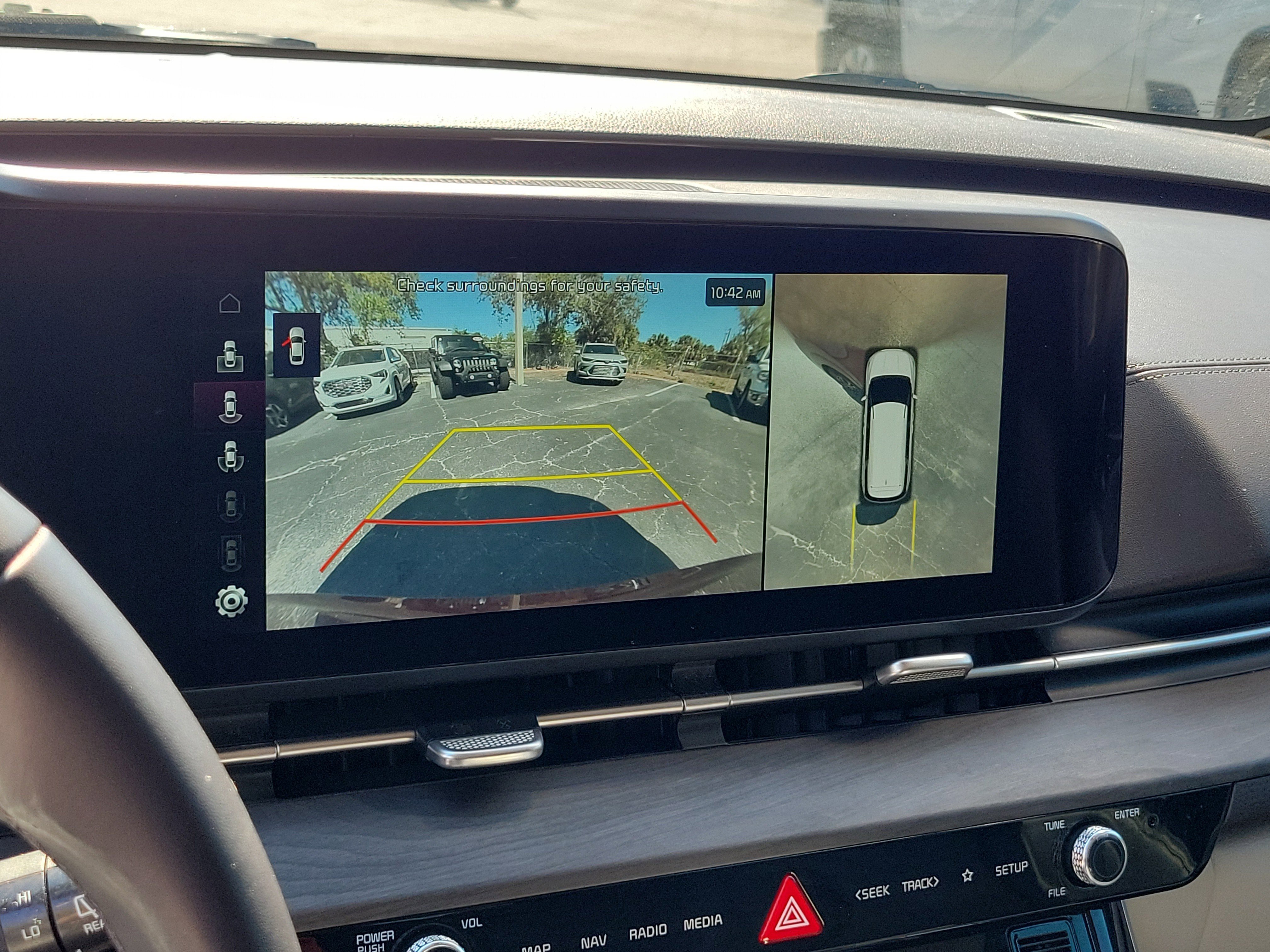 Used 2023 Kia Carnival SX FWD image 31