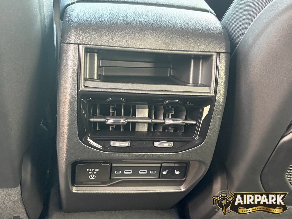 New 2026 Jeep Grand Cherokee Limited w/ Limited Altitude Package AWD/4WD image 14