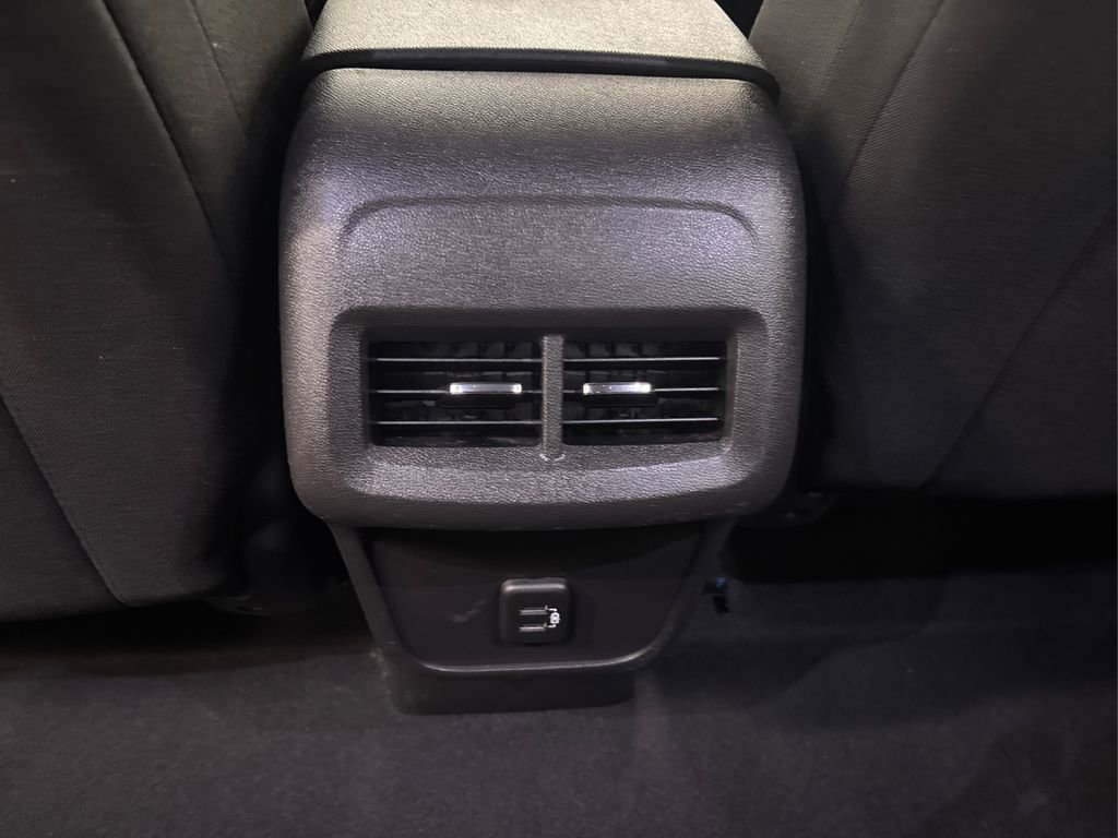 Used 2021 Chevrolet Equinox LT image 31