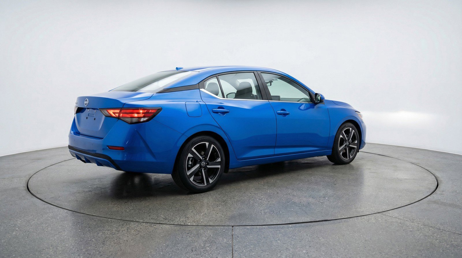 Used 2025 Nissan Sentra SV image 9