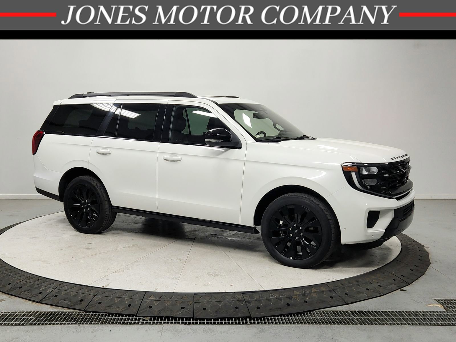 Used 2025 Ford Expedition Platinum w/ Stealth Appearance Package image 1