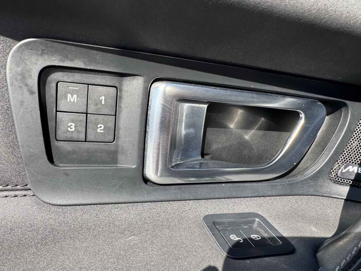 Used 2018 Land Rover Discovery Sport HSE image 27