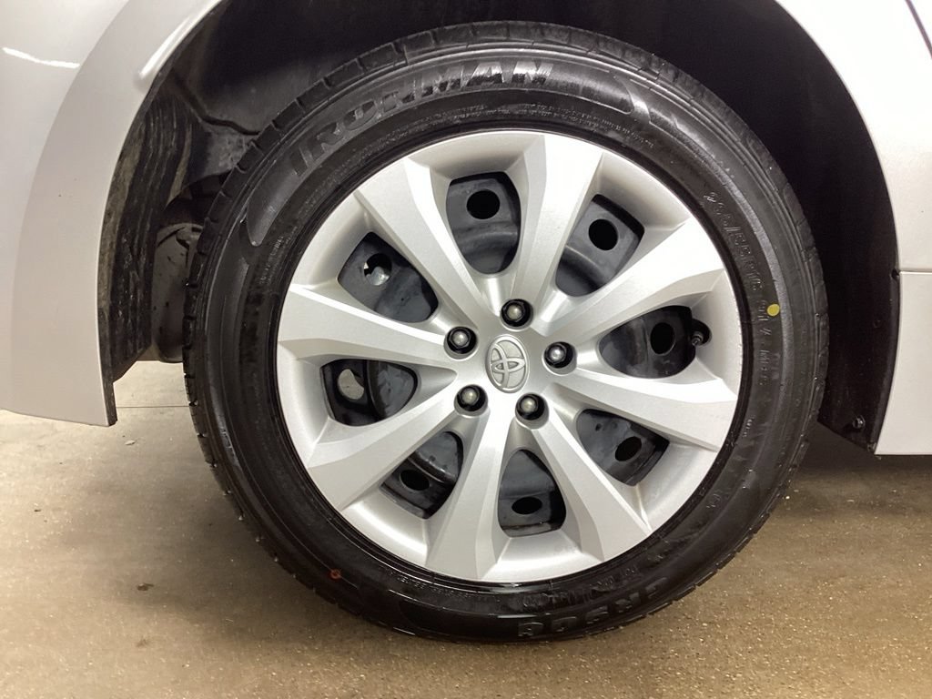 Used 2025 Toyota Corolla LE FWD image 36