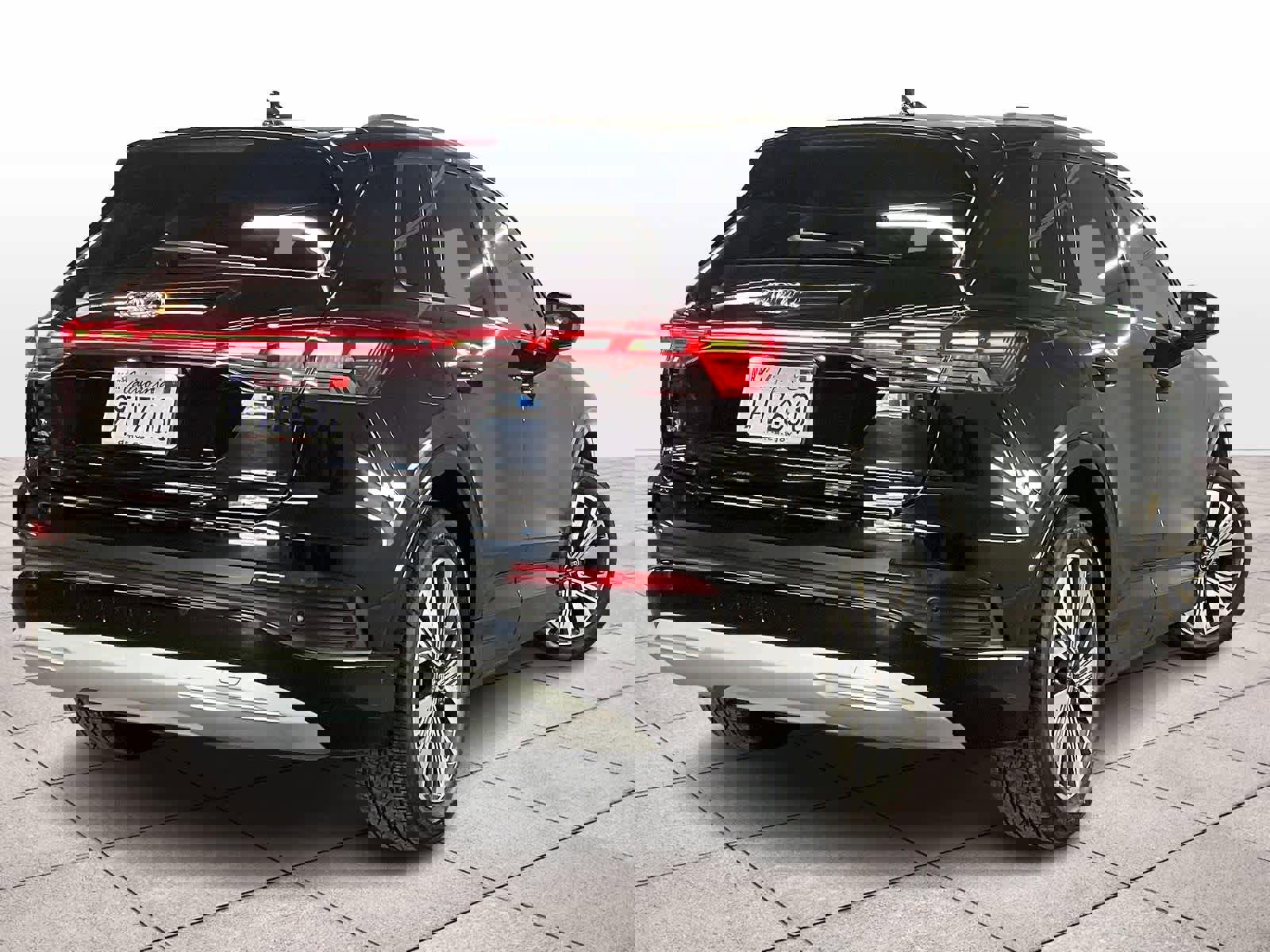 Used 2023 Audi Q4 e-tron Premium Plus w/ Premium Plus image 13