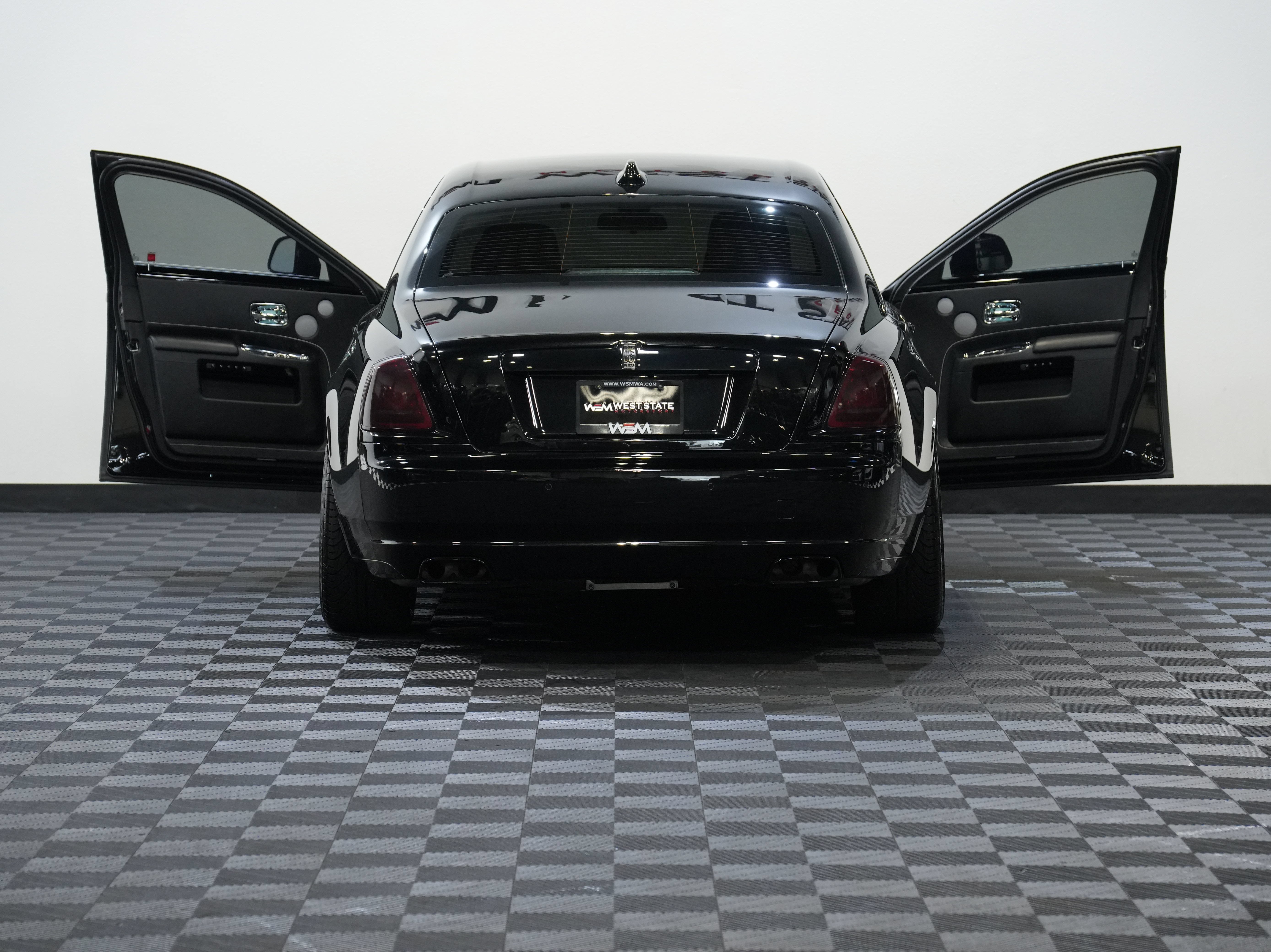 Used 2020 Rolls-Royce Ghost RWD image 28