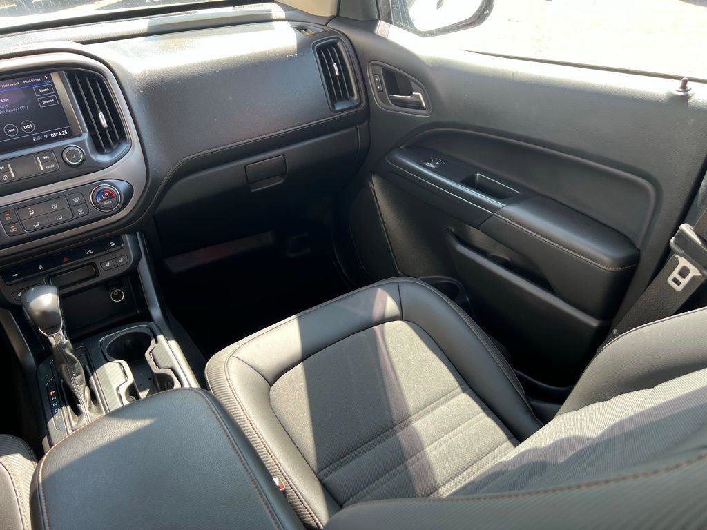 Used 2022 GMC Canyon AT4 image 23
