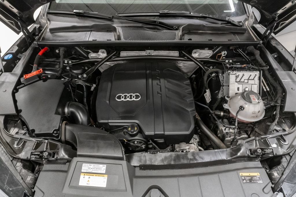 Used 2023 Audi Q5 2.0T Premium Plus w/ Premium Plus Package AWD/4WD image 3