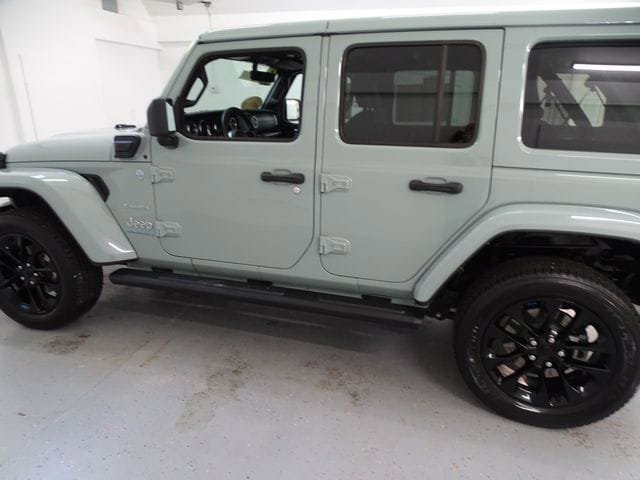 Certified 2023 Jeep Wrangler Unlimited Sahara w/ Cold Weather Group AWD/4WD image 18