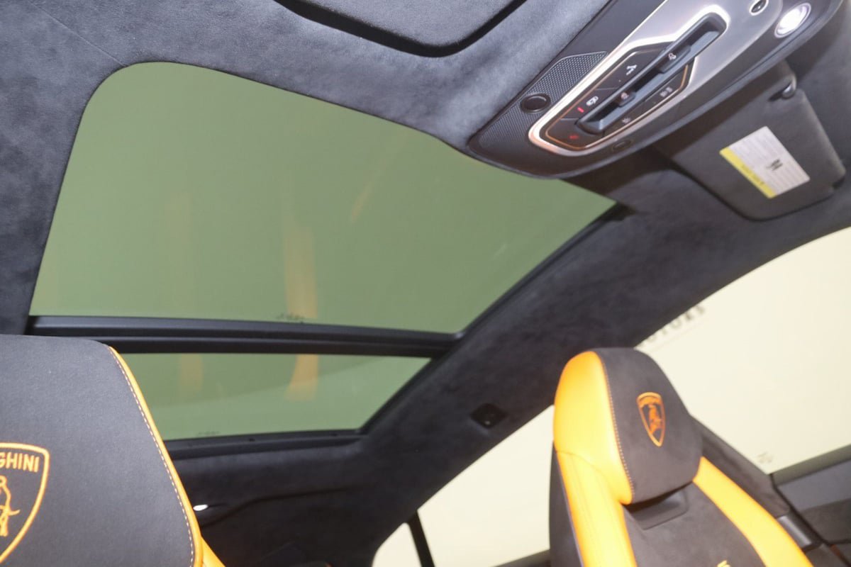 Used 2021 Lamborghini Urus AWD/4WD image 12