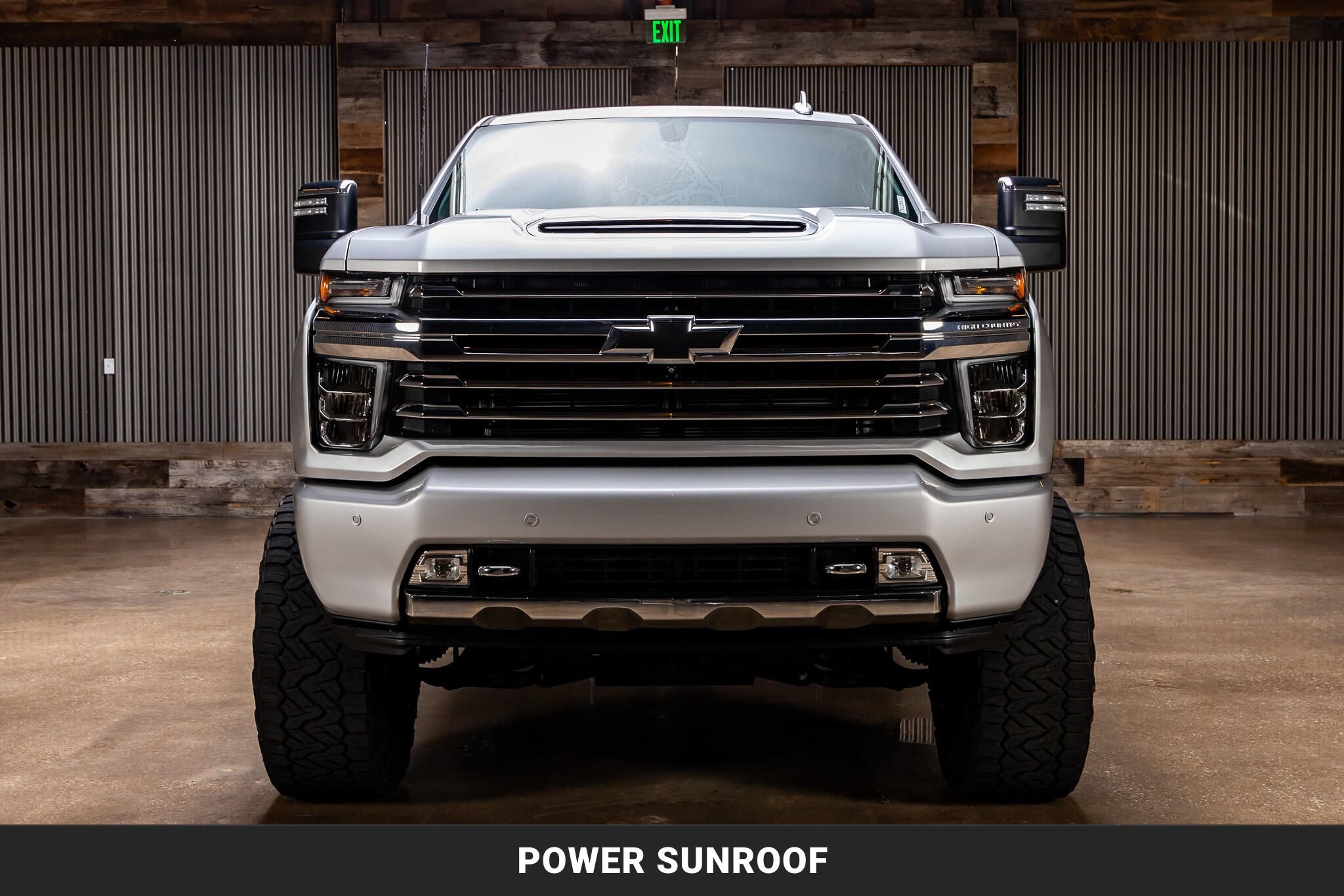Used 2023 Chevrolet Silverado 2500 High Country AWD/4WD image 3