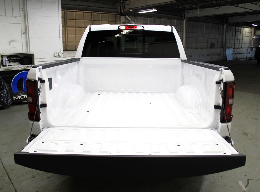New 2026 RAM 1500 4x4 Crew Cab image 35