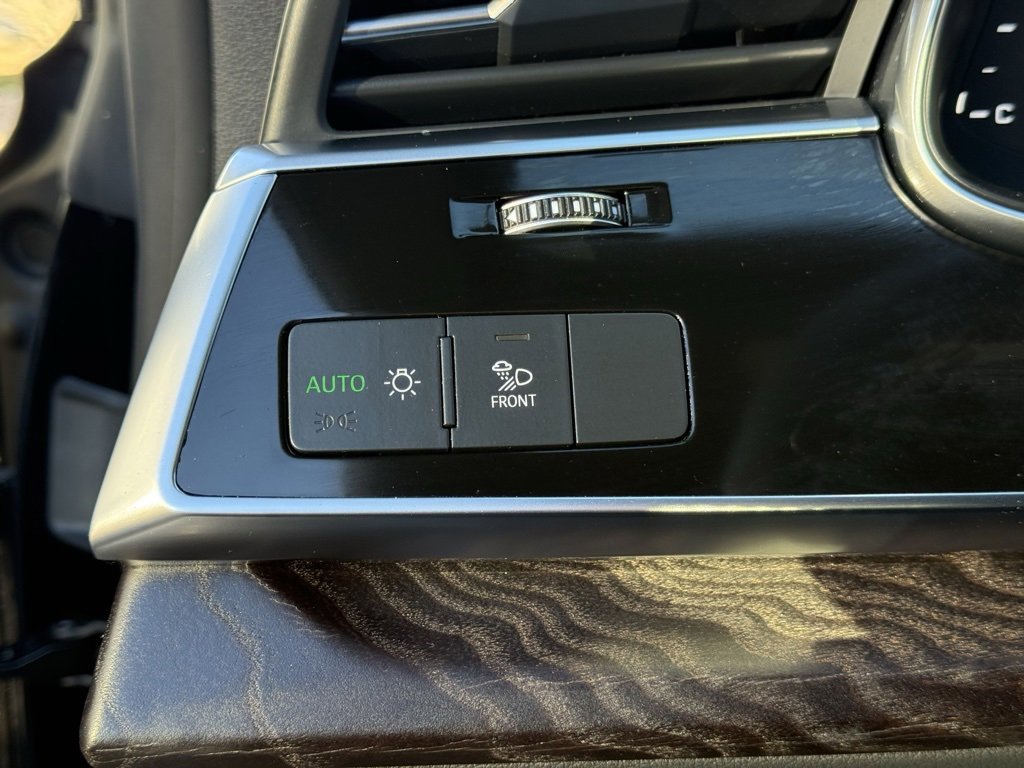 Used 2021 Audi Q8 Premium Plus image 17