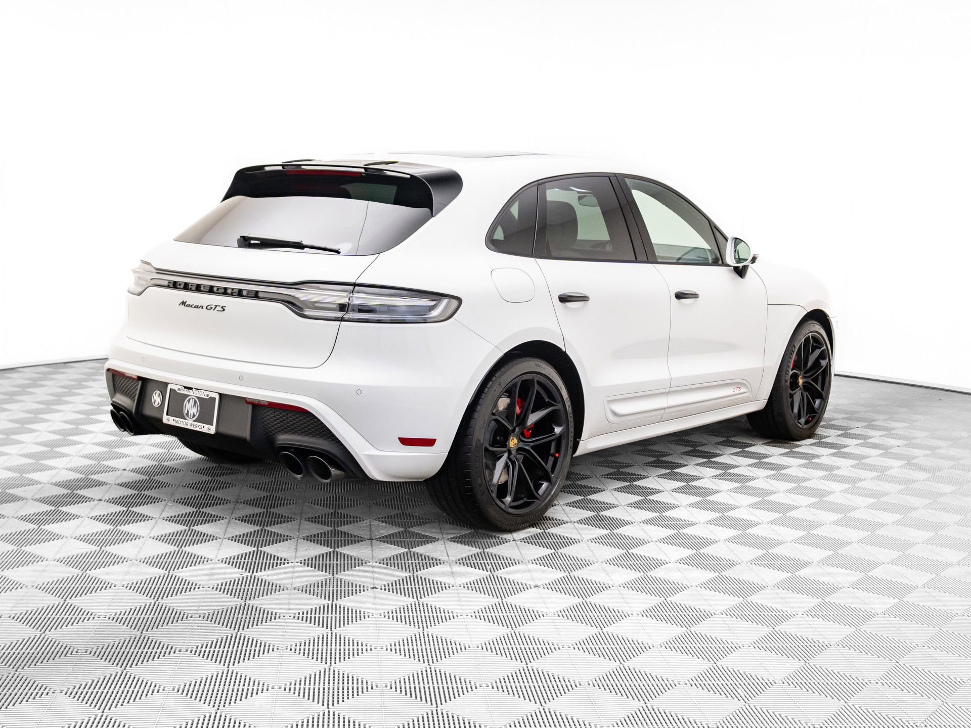 Certified 2024 Porsche Macan GTS image 7