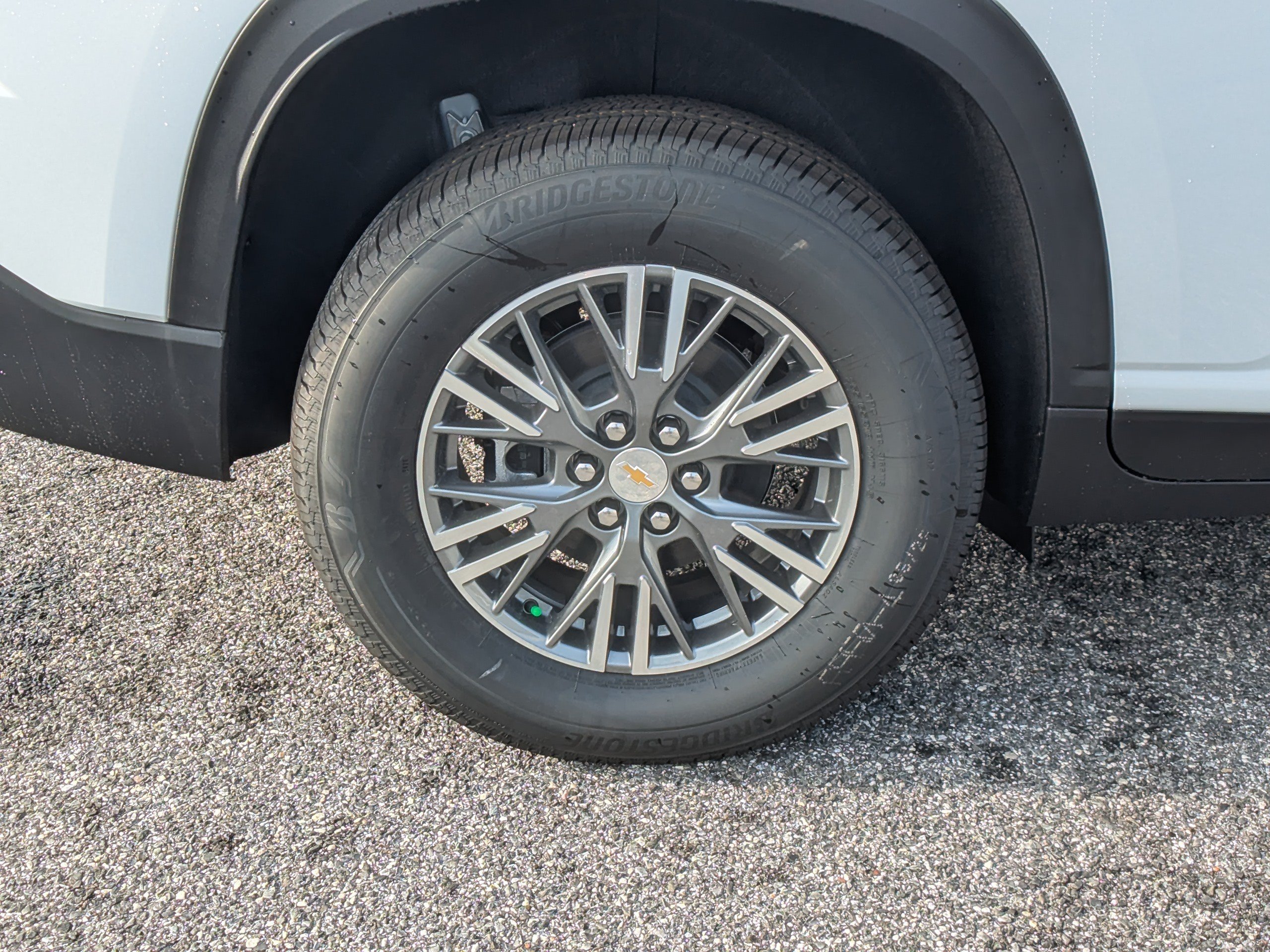 New 2026 Chevrolet Traverse LT w/ LPO, Floor Liner Package FWD image 9