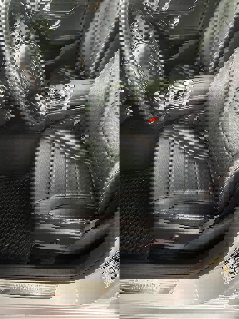 Used 2015 Mercedes-Benz C 300 4MATIC Sedan image 14