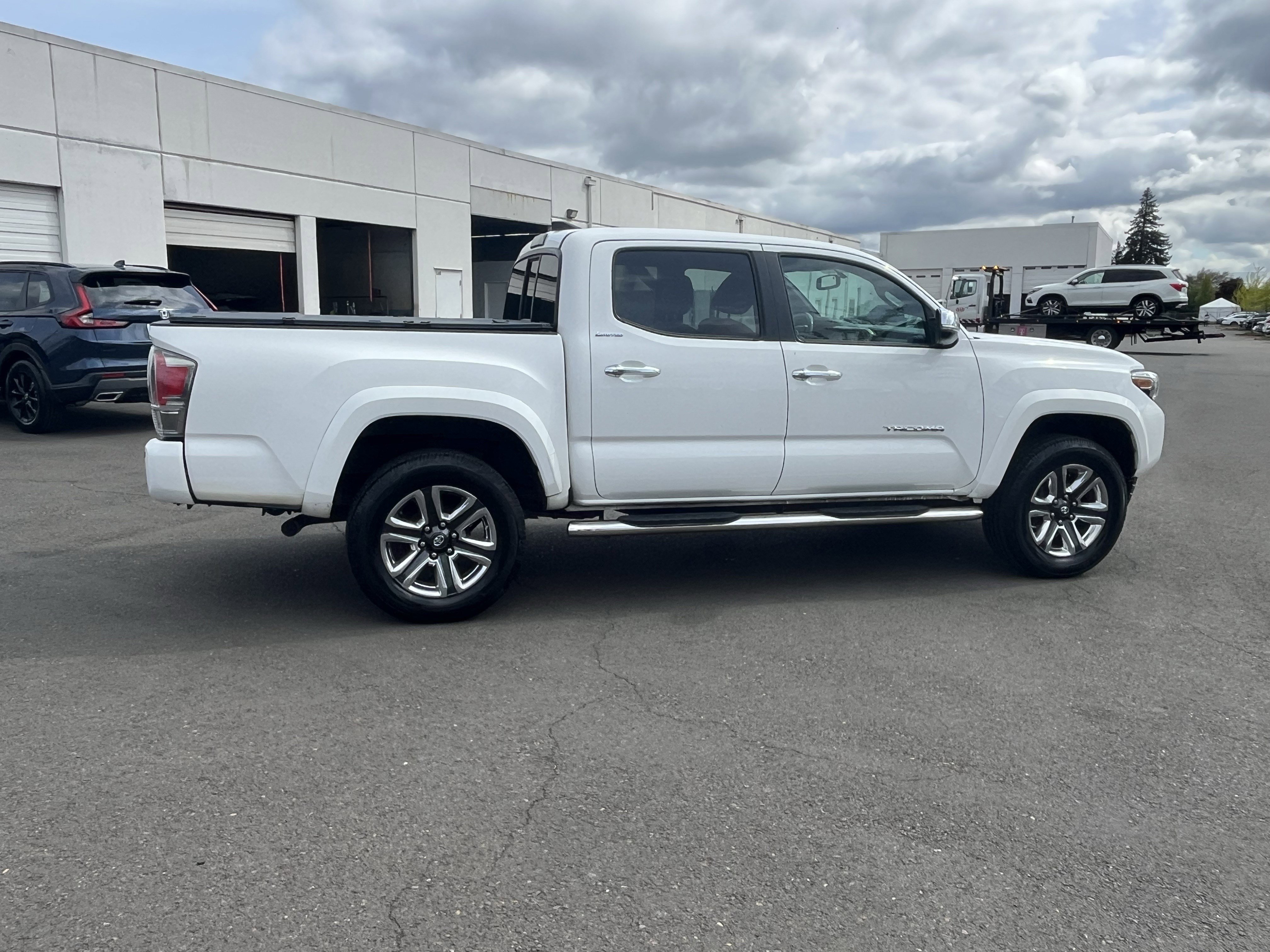 Used 2016 Toyota Tacoma Limited w/ Towing Package RWD image 6