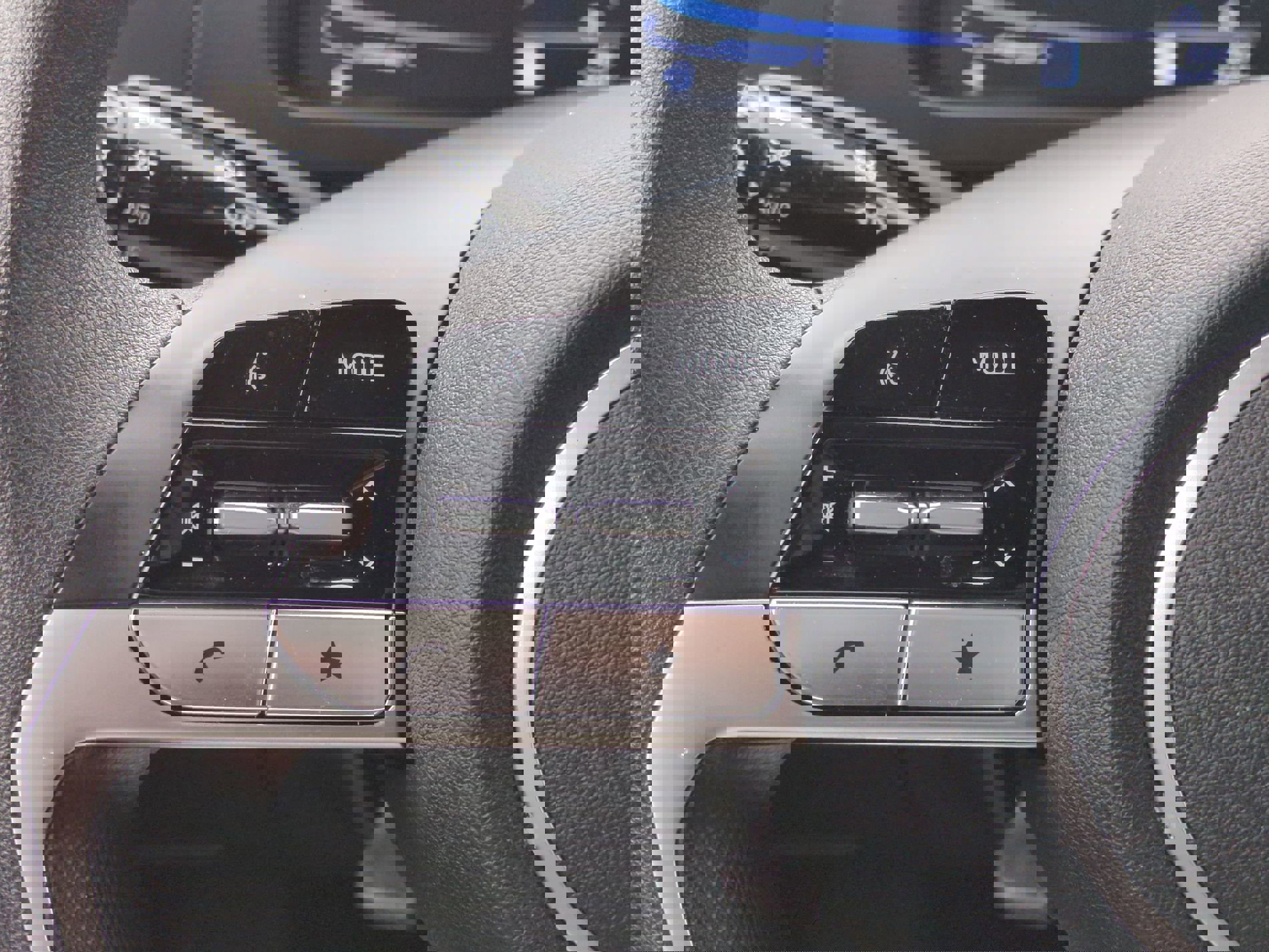 New 2025 Hyundai Elantra SE image 25