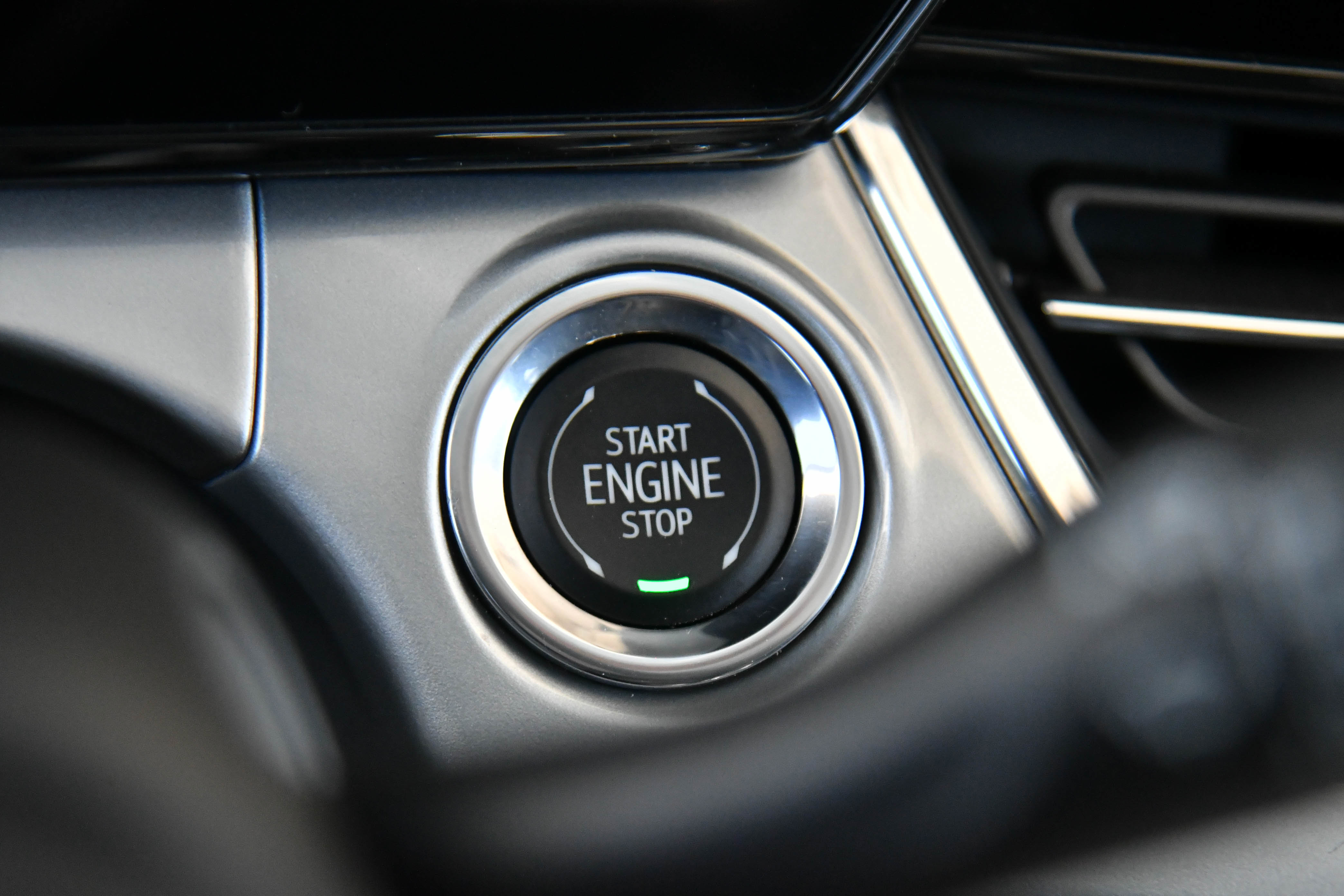 Used 2025 Chevrolet Trax LT w/ LT Convenience Package image 26