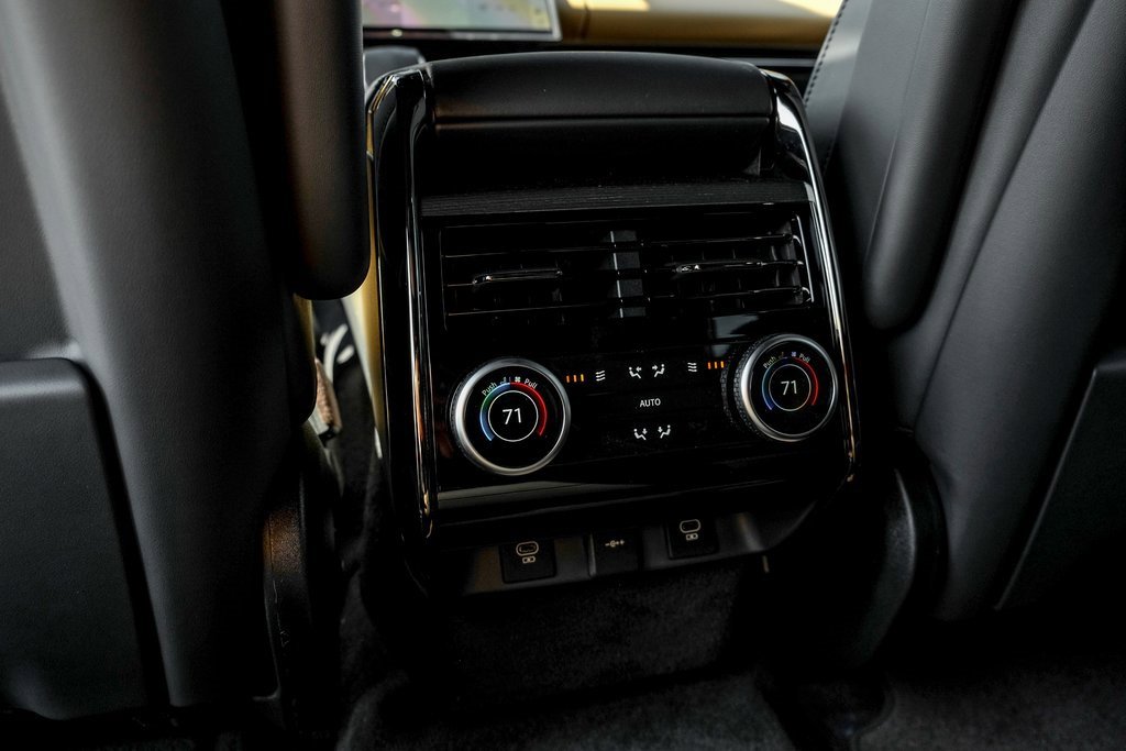 New 2025 Land Rover Range Rover Sport Dynamic SE image 16