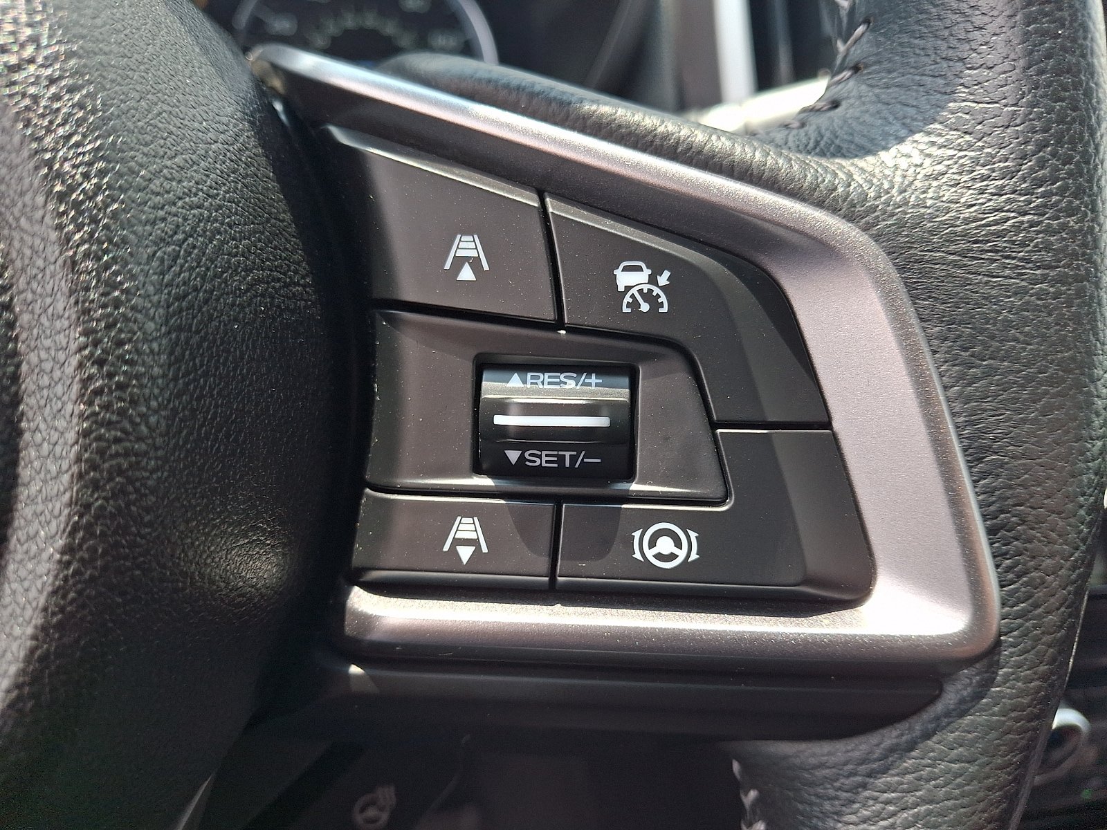Used 2022 Subaru Ascent Limited w/ Technology Package AWD/4WD image 21