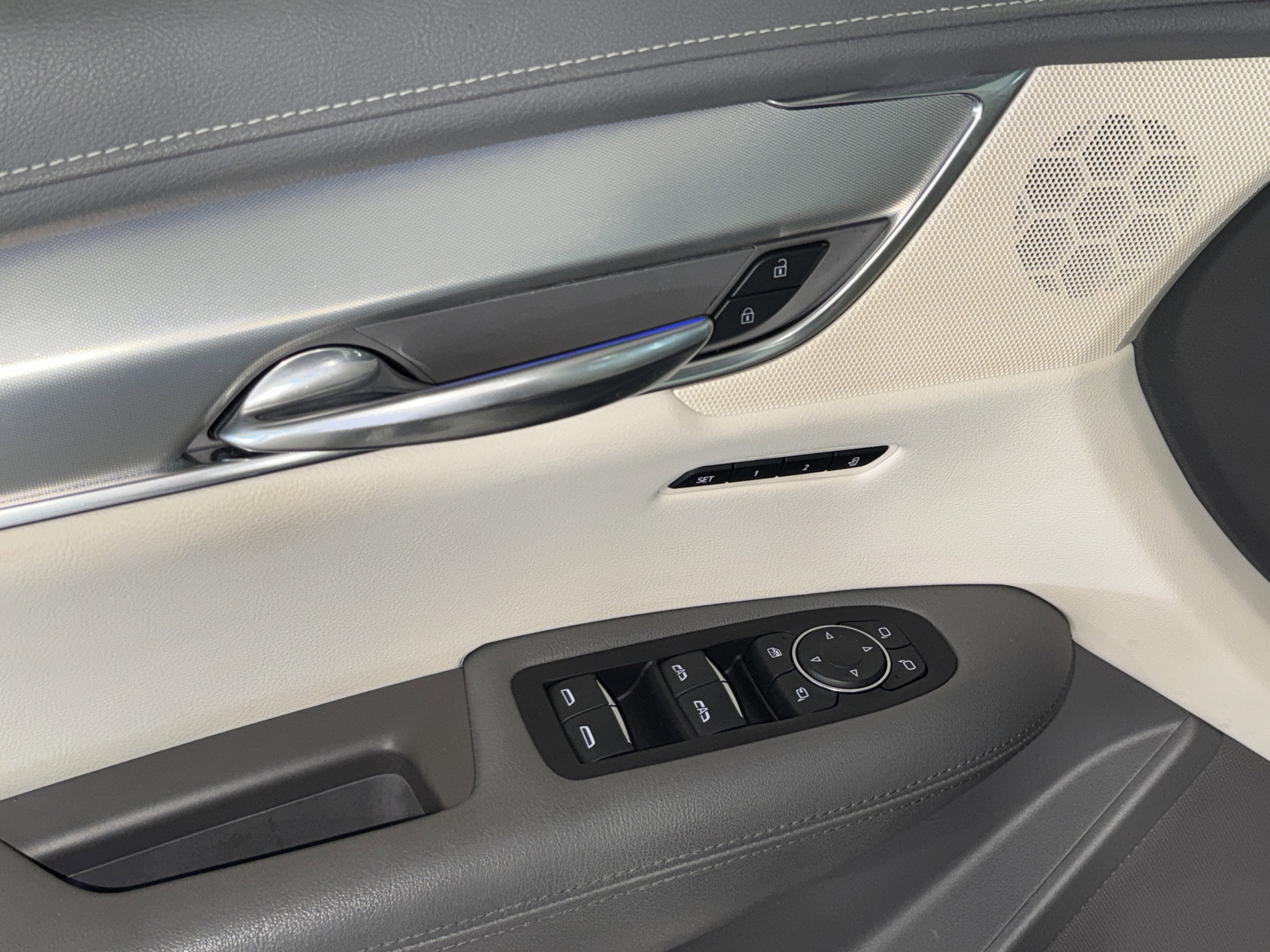 Used 2019 Cadillac XT5 Premium Luxury FWD image 18