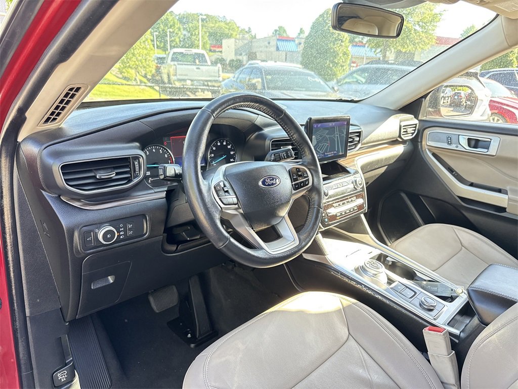 Used 2022 Ford Explorer Limited image 10
