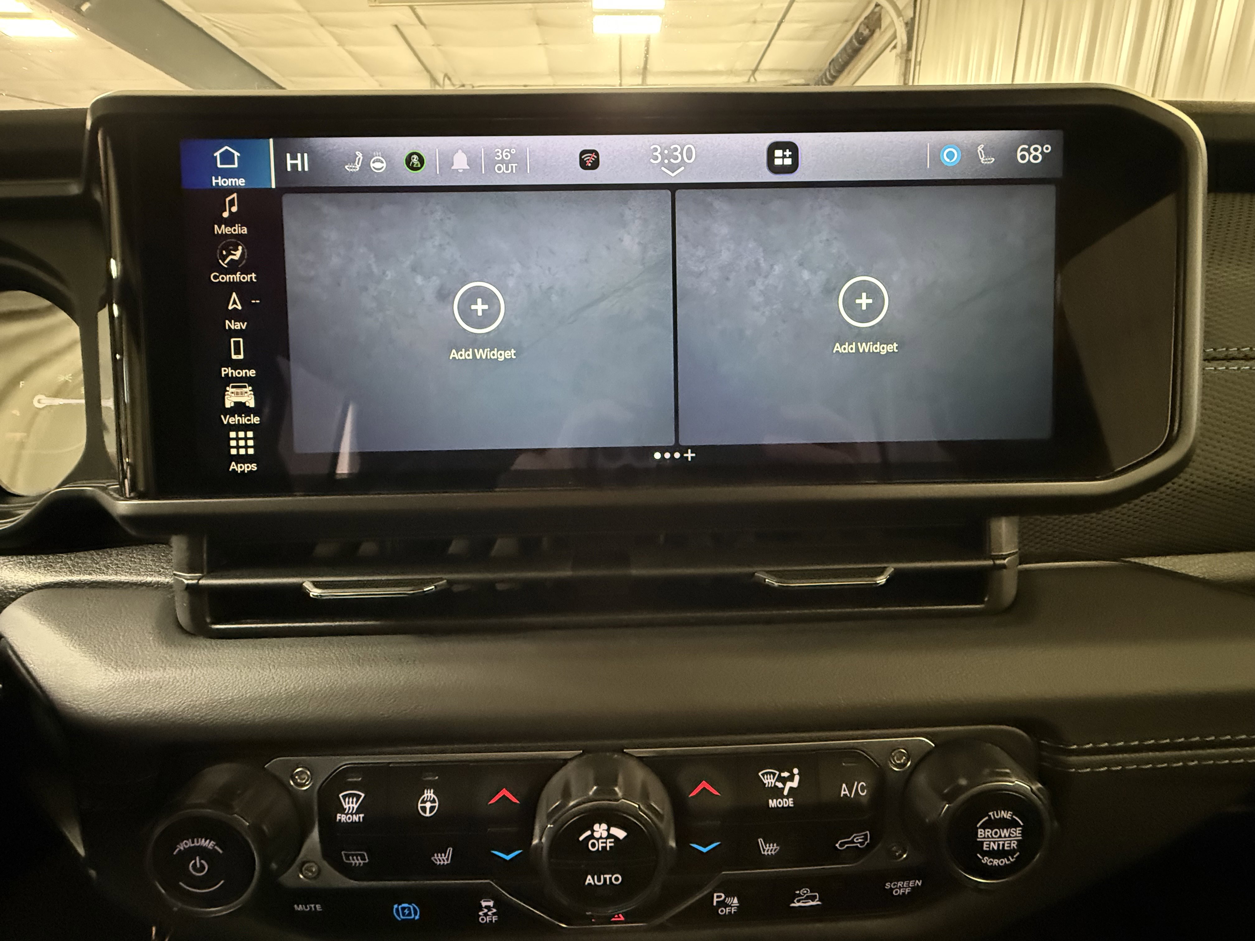 Used 2024 Jeep Wrangler Unlimited Rubicon 4xe w/ Technology Group image 31