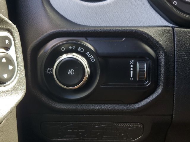 Certified 2025 Jeep Wrangler Sport AWD/4WD image 33