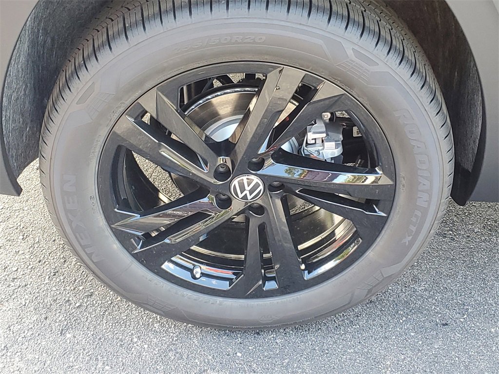 New 2026 Volkswagen Atlas Cross Sport SEL R-Line image 7