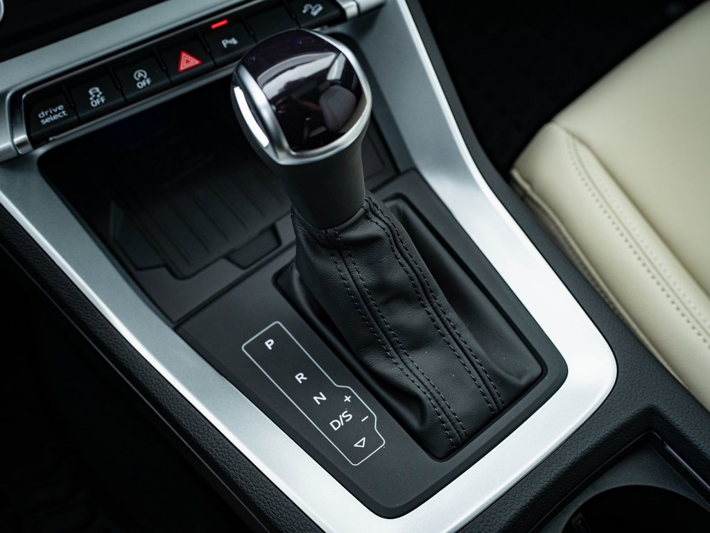 Certified 2025 Audi Q3 2.0T Premium Plus w/ Premium Plus Package image 34