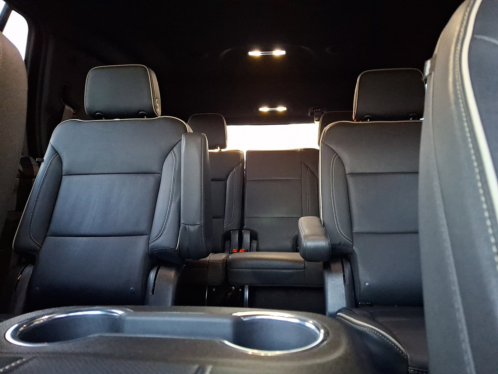 Certified 2023 GMC Yukon SLT w/ SLT Luxury Package image 19