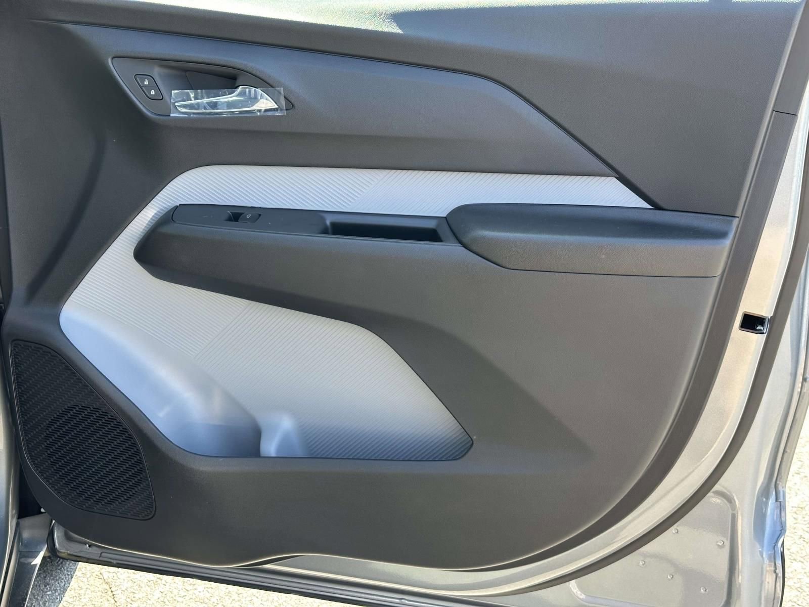 New 2027 Chevrolet Bolt LT w/ Comfort Package FWD image 25
