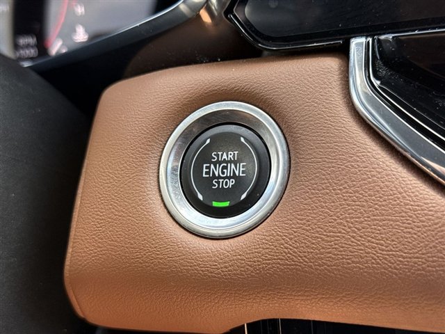 Certified 2023 GMC Canyon AT4 w/ AT4 Premium Package AWD/4WD image 21