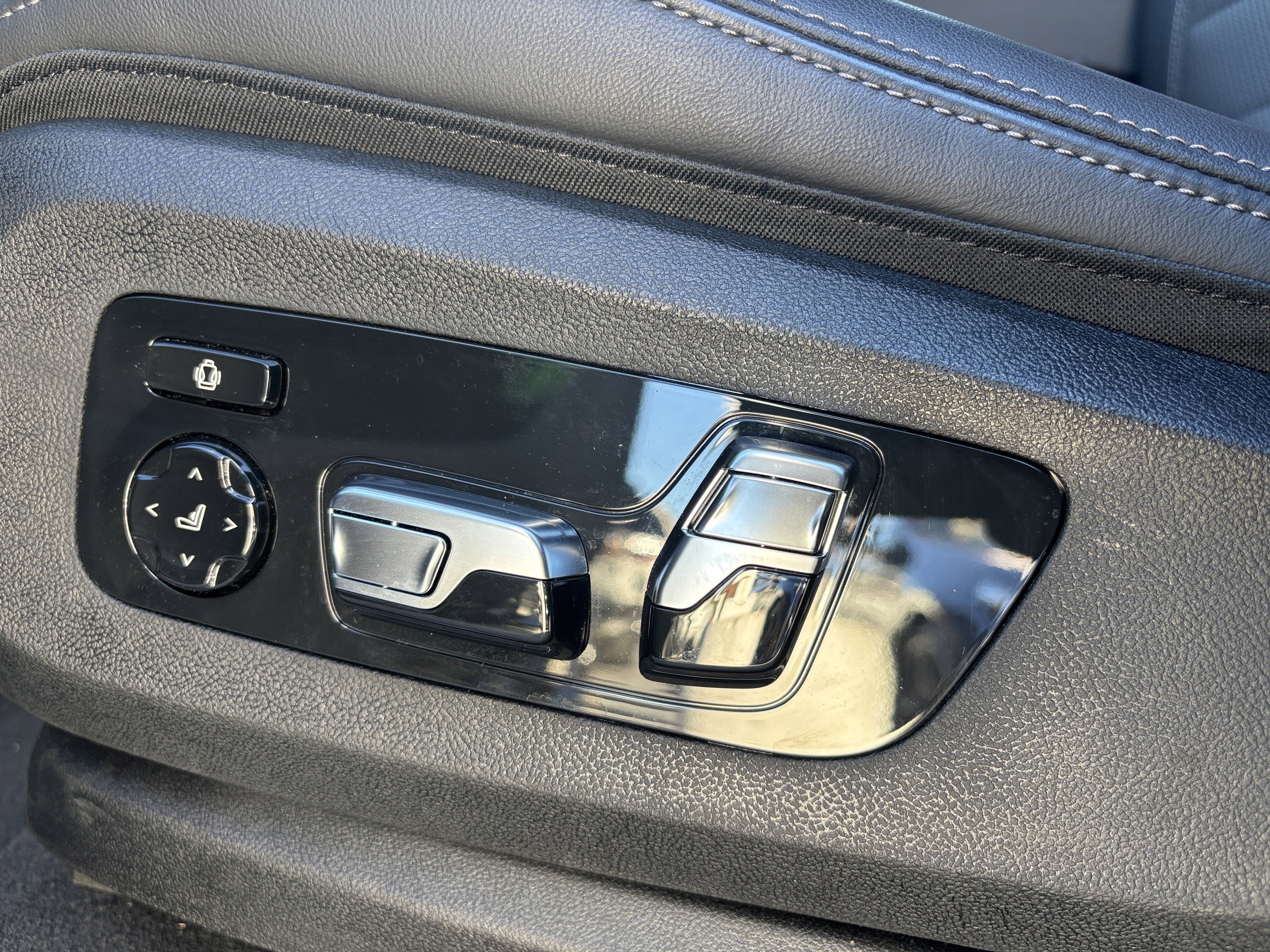 Used 2025 BMW X6 M60i image 19