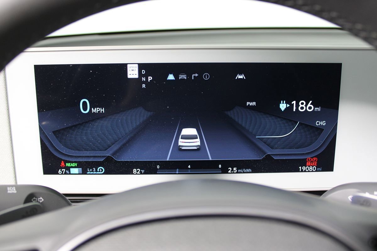 Used 2024 Hyundai Ioniq 5 SE image 13