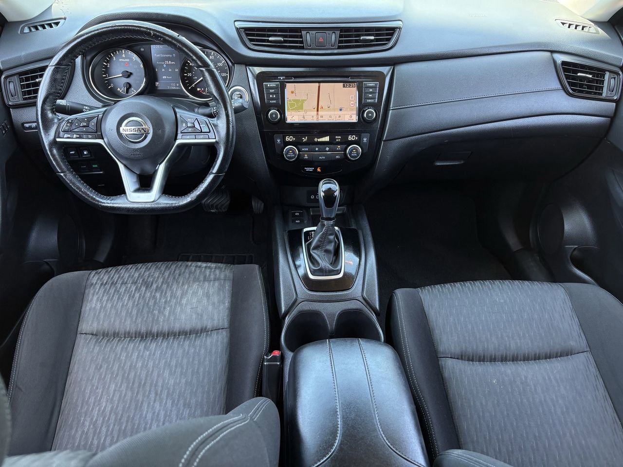 Used 2020 Nissan Rogue SV w/ Premium Package FWD image 12