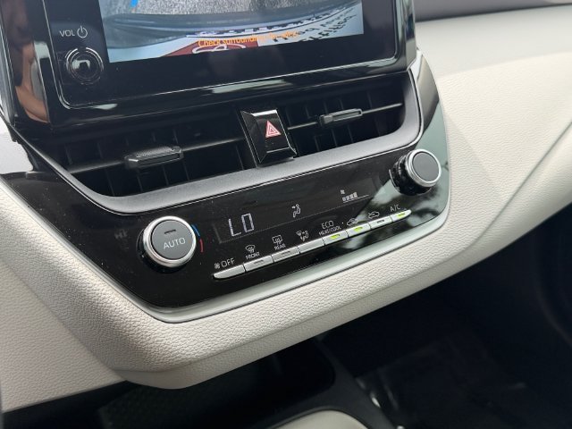 Used 2025 Toyota Corolla LE FWD image 23