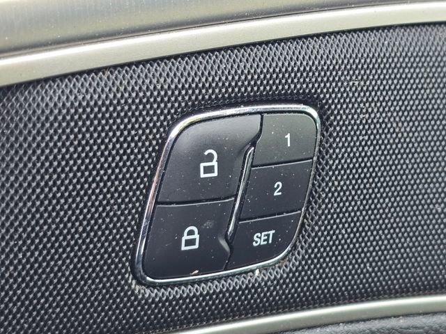 Used 2017 Lincoln MKZ Premiere AWD/4WD image 4