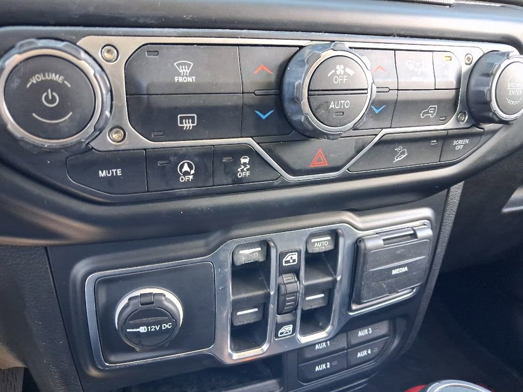 Used 2019 Jeep Wrangler Unlimited Sahara AWD/4WD image 27