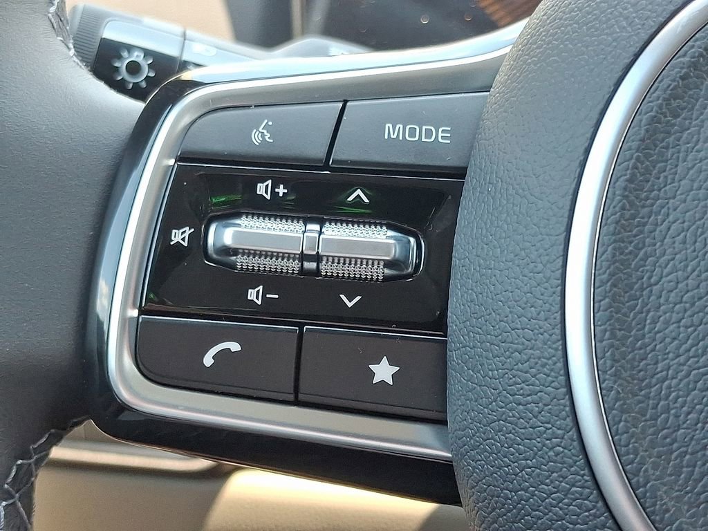 New 2026 Kia Carnival EX image 18