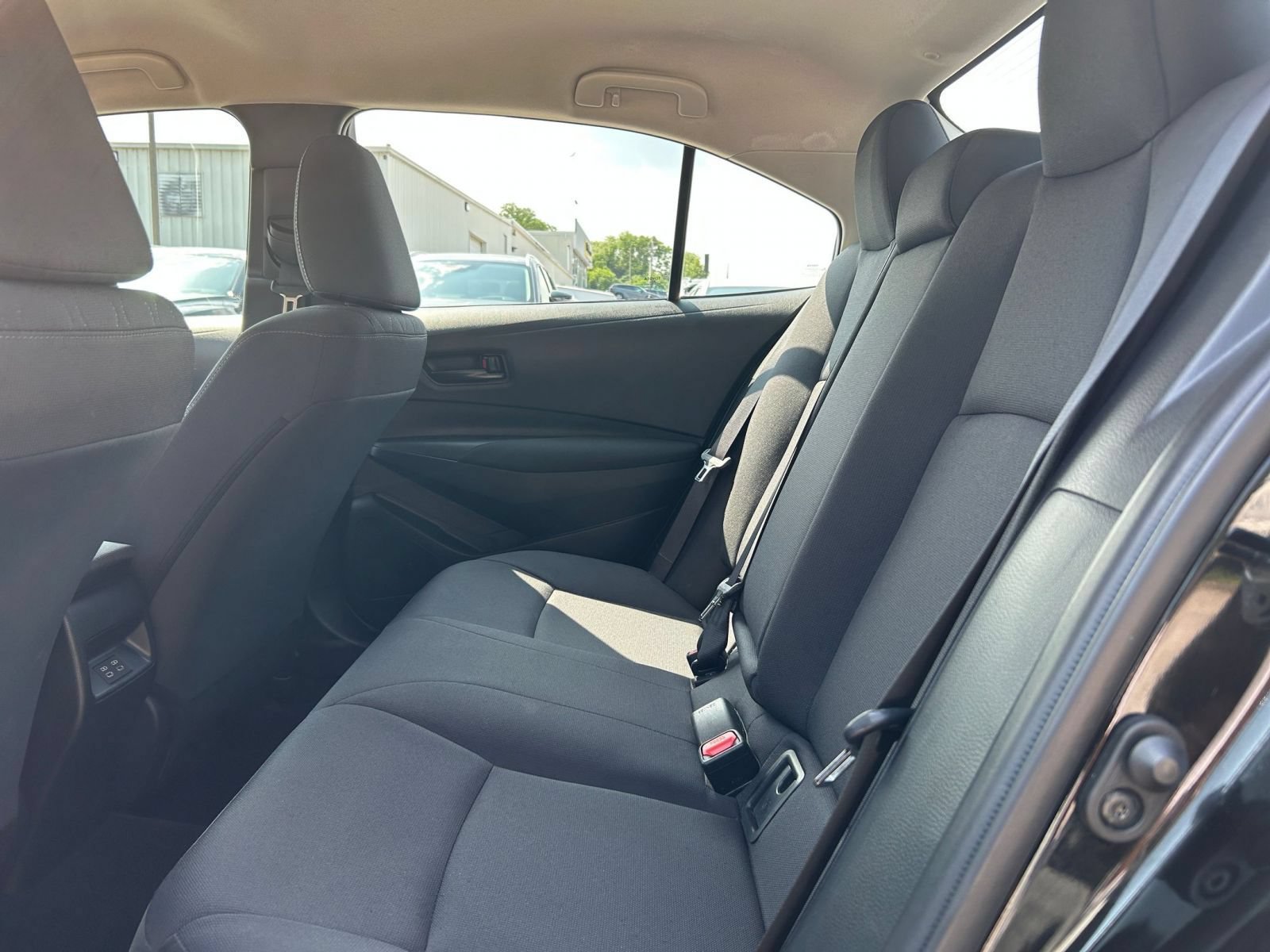 Used 2025 Toyota Corolla LE FWD image 21