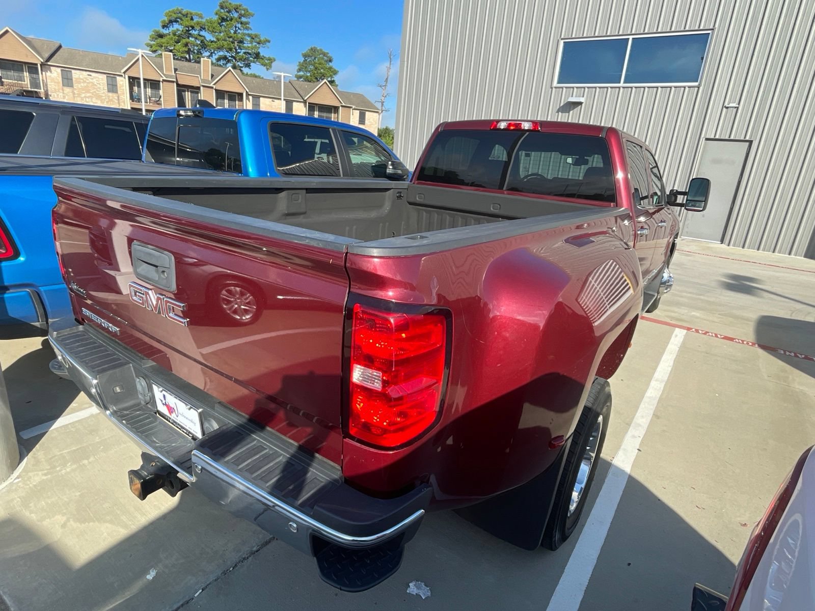 Used 2015 GMC Sierra 3500 SLT AWD/4WD image 4