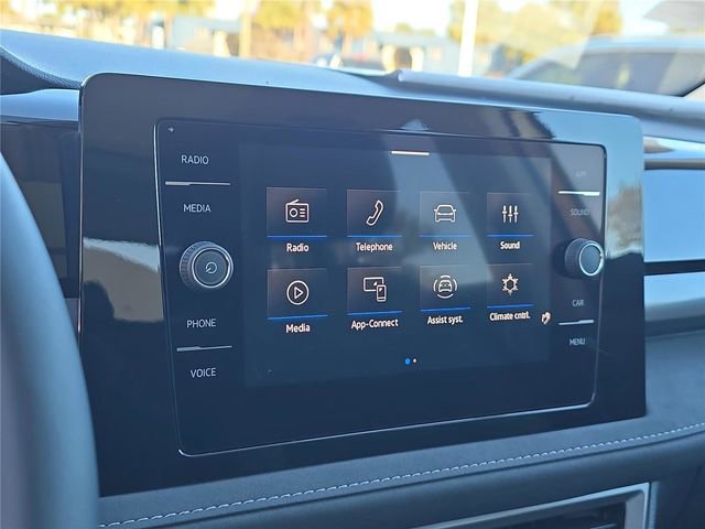 New 2026 Volkswagen Taos SE image 17