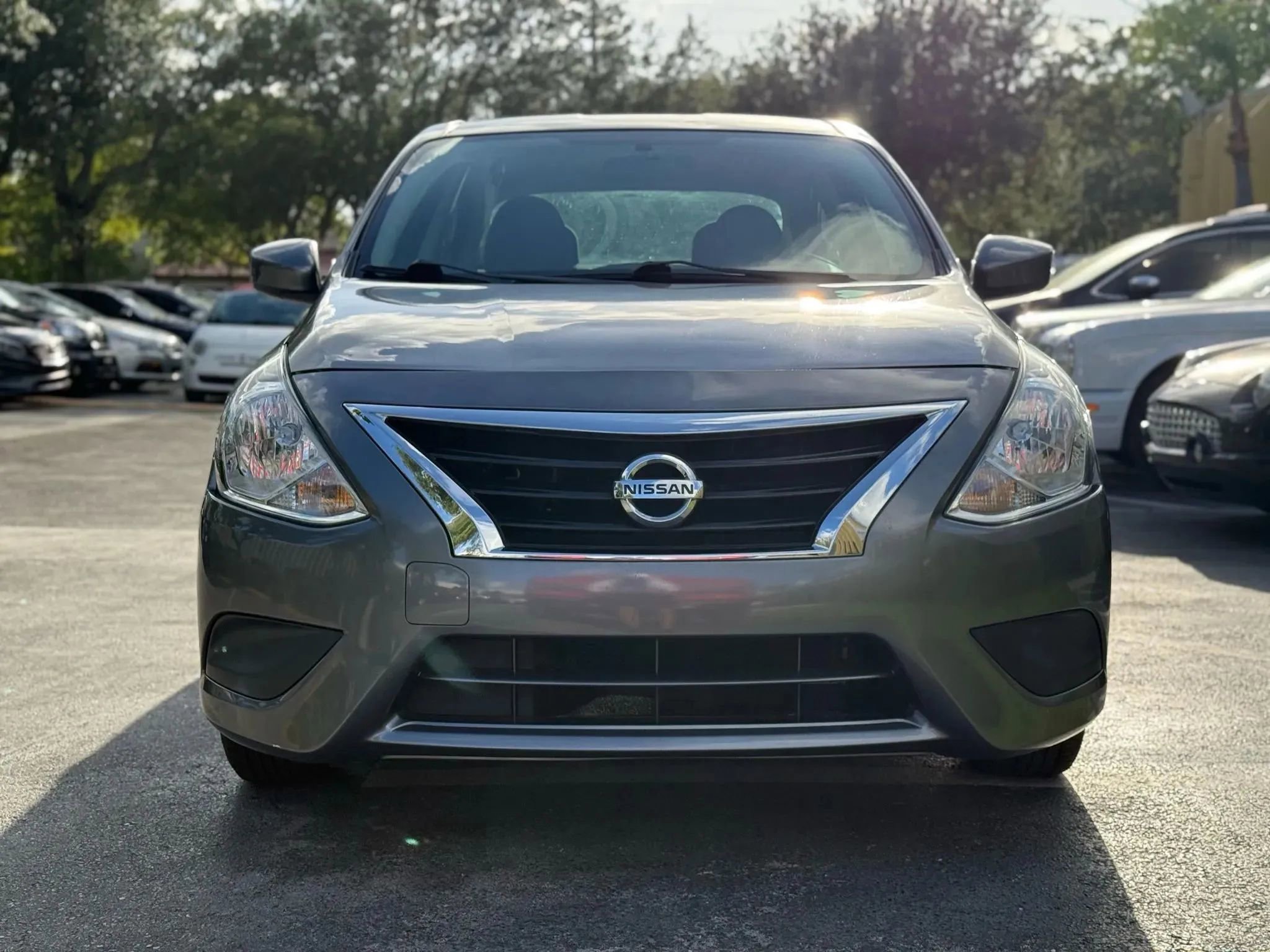 Used 2018 Nissan Versa SV image 4