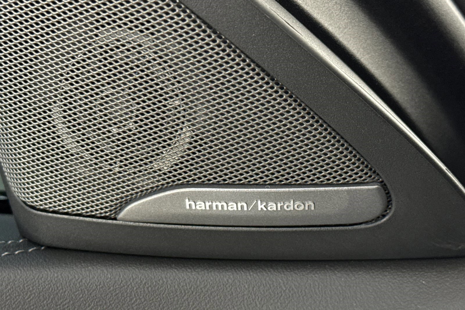 Used 2024 BMW X6 M60i w/ Dynamic Handling Package AWD/4WD image 23