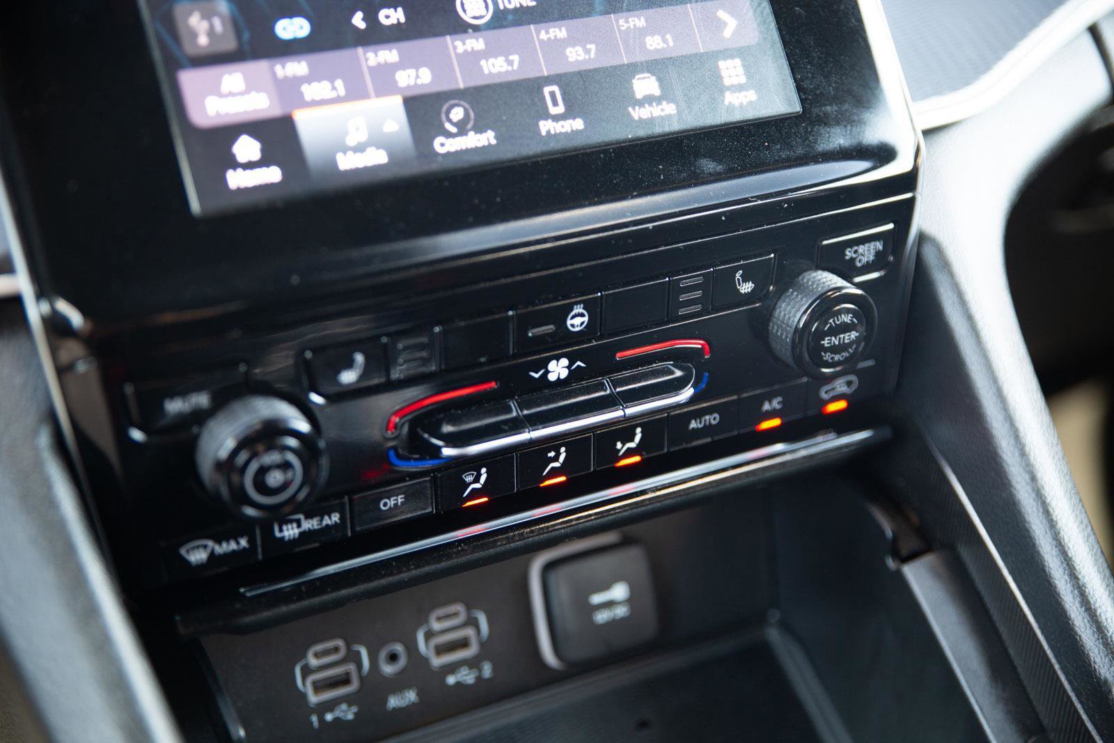 Used 2024 Jeep Grand Cherokee L Laredo image 16