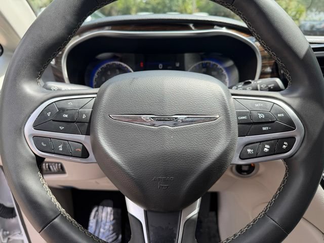 Used 2024 Chrysler Pacifica Limited FWD image 21