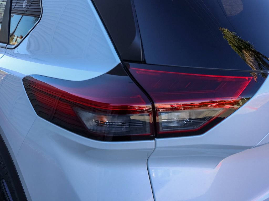 New 2026 Nissan Rogue SV image 7