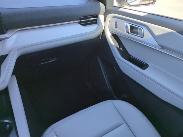 New 2026 Ford Explorer Active w/ Active Comfort Package image 17